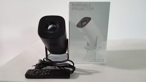 携帯型 FLYIN P30 4K 1080P プロジェクター