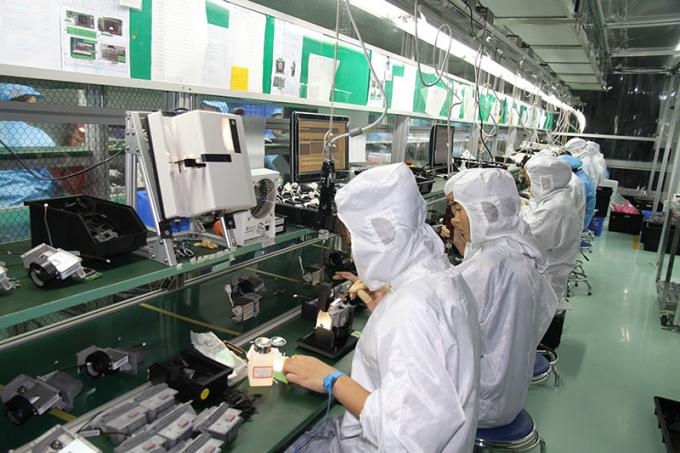 Flyin 2025 プロフェッショナル 3LCD 4Kレーザープロジェクター 7200 アンシルメン Ultra Hd 3840x2160 高明るさ ビジネス教育 大規模な会場 宴会ホール ステージ 9