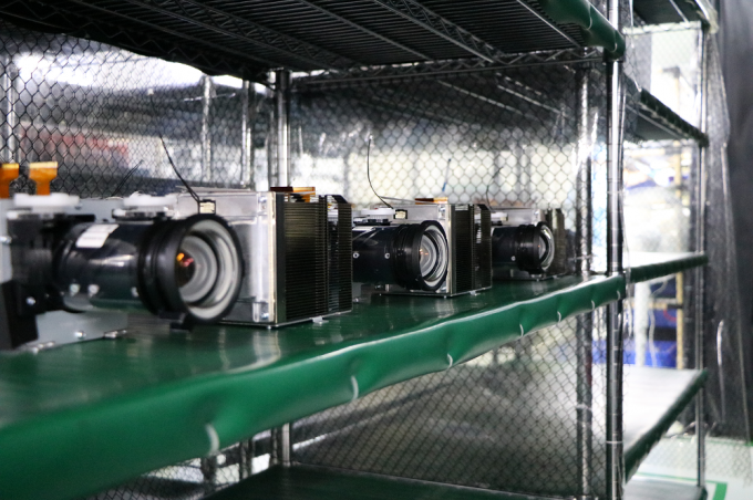 Flyin 2025 プロフェッショナル 3LCD 4Kレーザープロジェクター 7200 アンシルメン Ultra Hd 3840x2160 高明るさ ビジネス教育 大規模な会場 宴会ホール ステージ 13