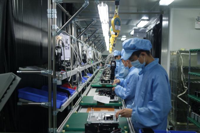 Flyin 2025 プロフェッショナル 3LCD 4Kレーザープロジェクター 7200 アンシルメン Ultra Hd 3840x2160 高明るさ ビジネス教育 大規模な会場 宴会ホール ステージ 16