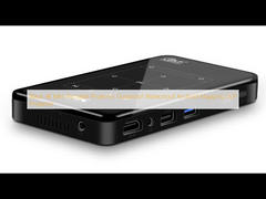 黒い4K小型携帯用プロジェクターちり止めの防水人間の特徴をもつ地図を描くDLPプロジェクター